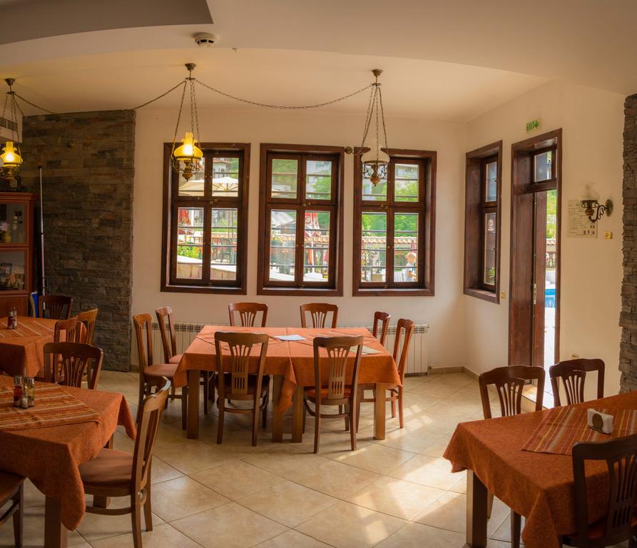 Alexandrov'S Houses Hotel Zlatograd Bagian luar foto