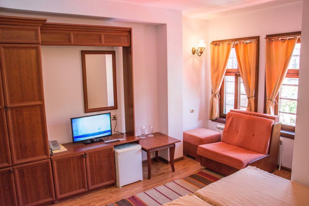 Alexandrov'S Houses Hotel Zlatograd Bagian luar foto