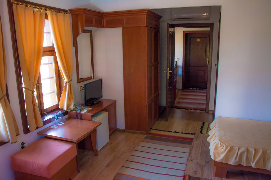 Alexandrov'S Houses Hotel Zlatograd Bagian luar foto