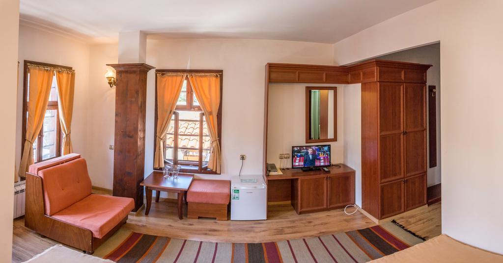 Alexandrov'S Houses Hotel Zlatograd Bagian luar foto