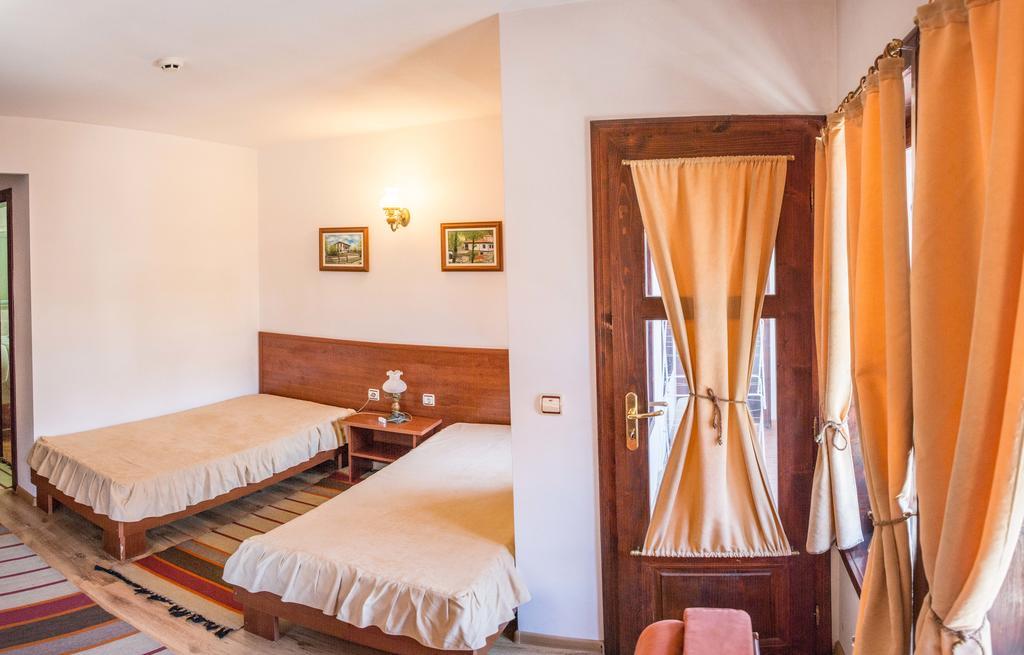 Alexandrov'S Houses Hotel Zlatograd Bagian luar foto